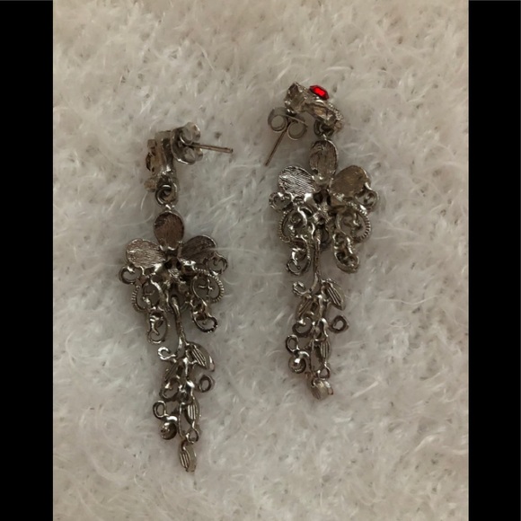 Earings - Picture 2 of 3